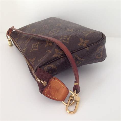 lv busta pochette|louis vuitton pochette.